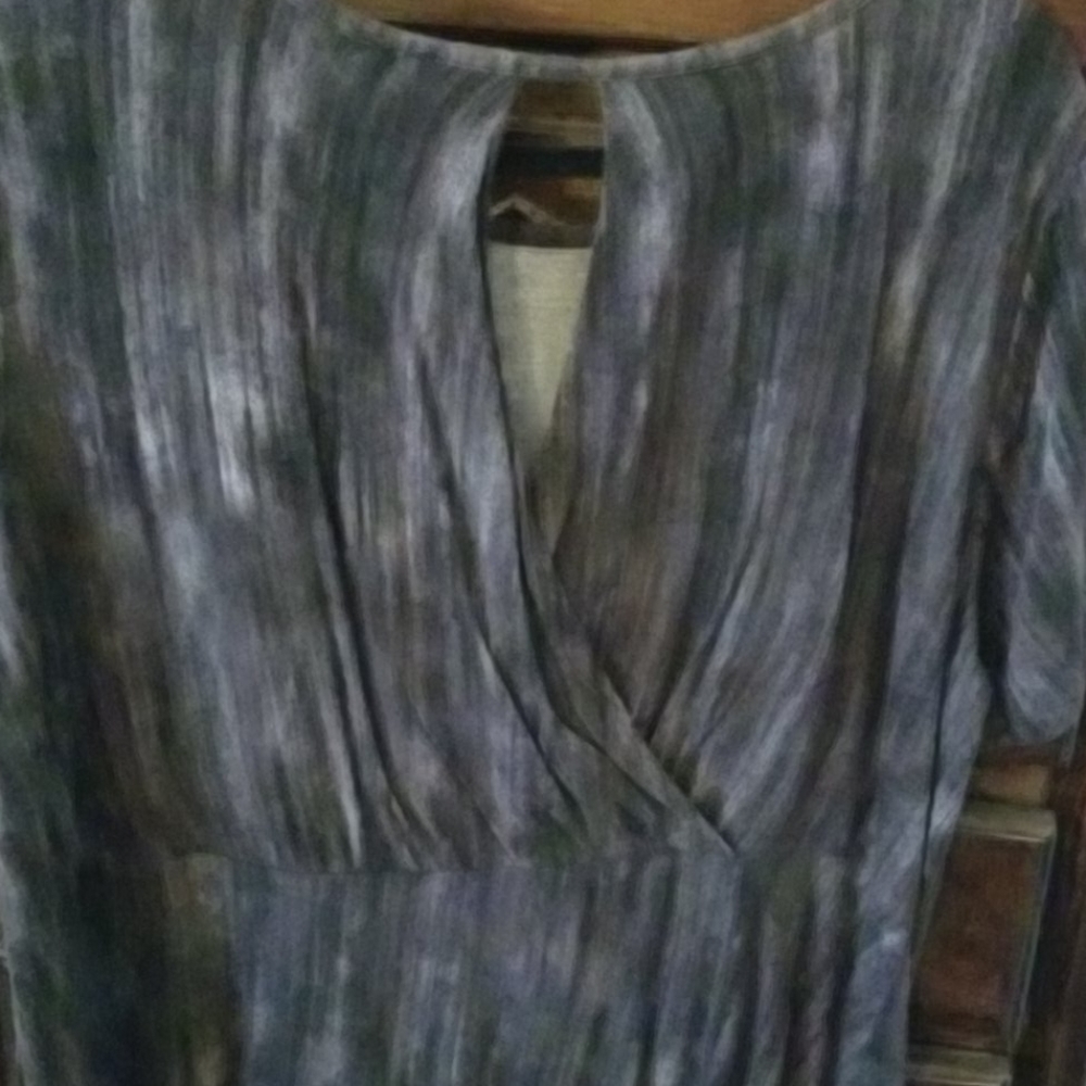 Lisa Rinna short sleeved shirt